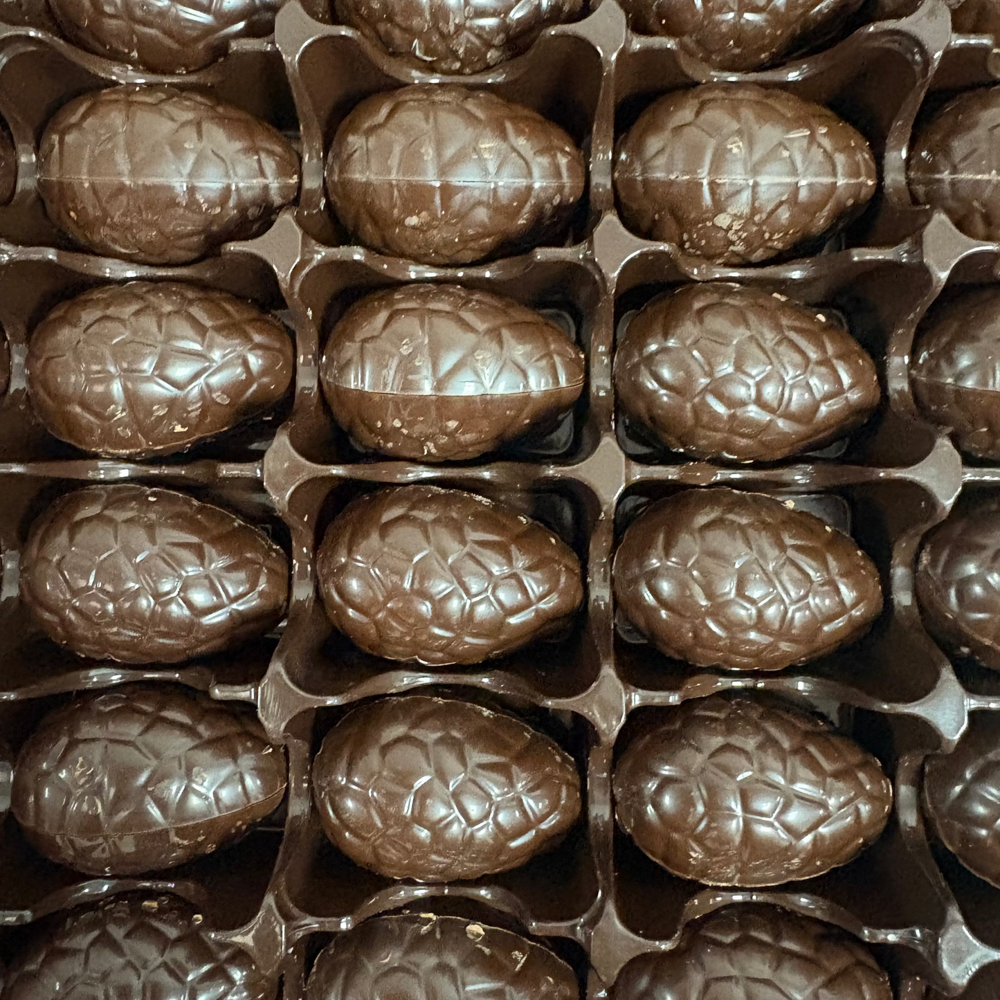 ŒUF PRALINE NOIR (X4)