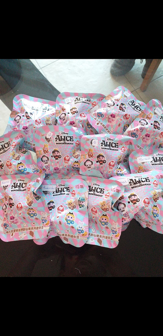 Figurine mystère Alice au pays des merveilles x1